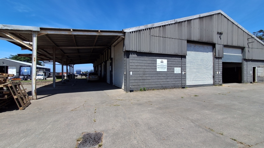 To Let Commercial Property for Rent in Wilsonia Eastern Cape